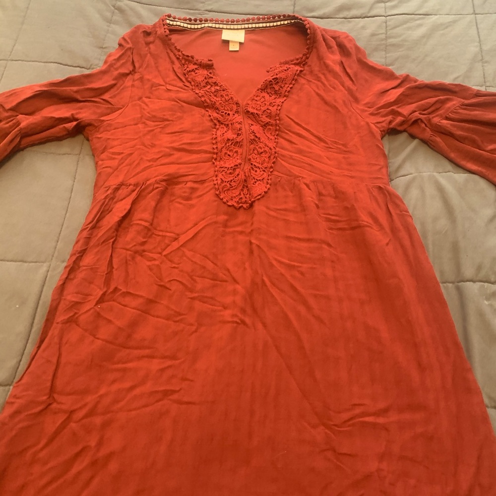 The prettiest maroon dress